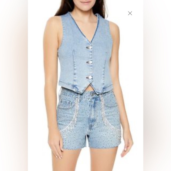 Forever 21 Women’s Rhinestone Chain-Trim Denim Shorts - Picture 2 of 8